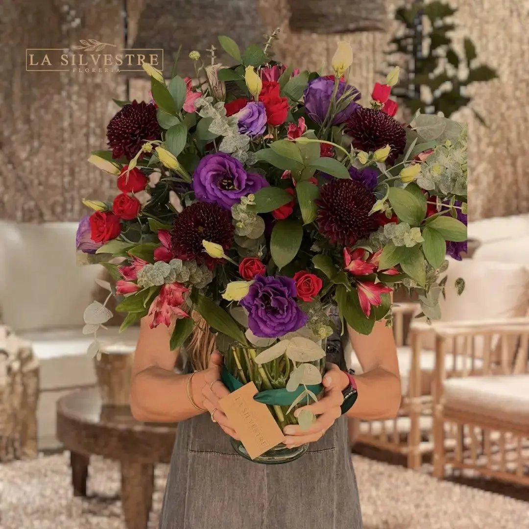 ARREGLO CARMESI| Flores a domicilio | Florería La Silvestre