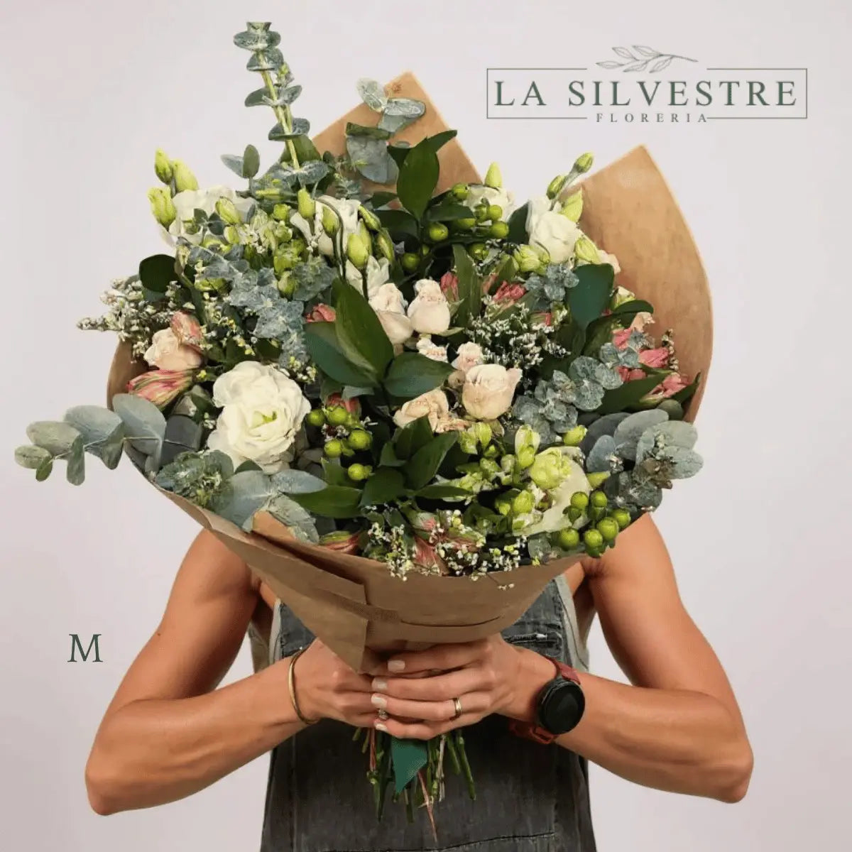 RAMO DE FLORES PARA CONDOLENCIAS AURORA| Flores a domicilio | Florería La Silvestre