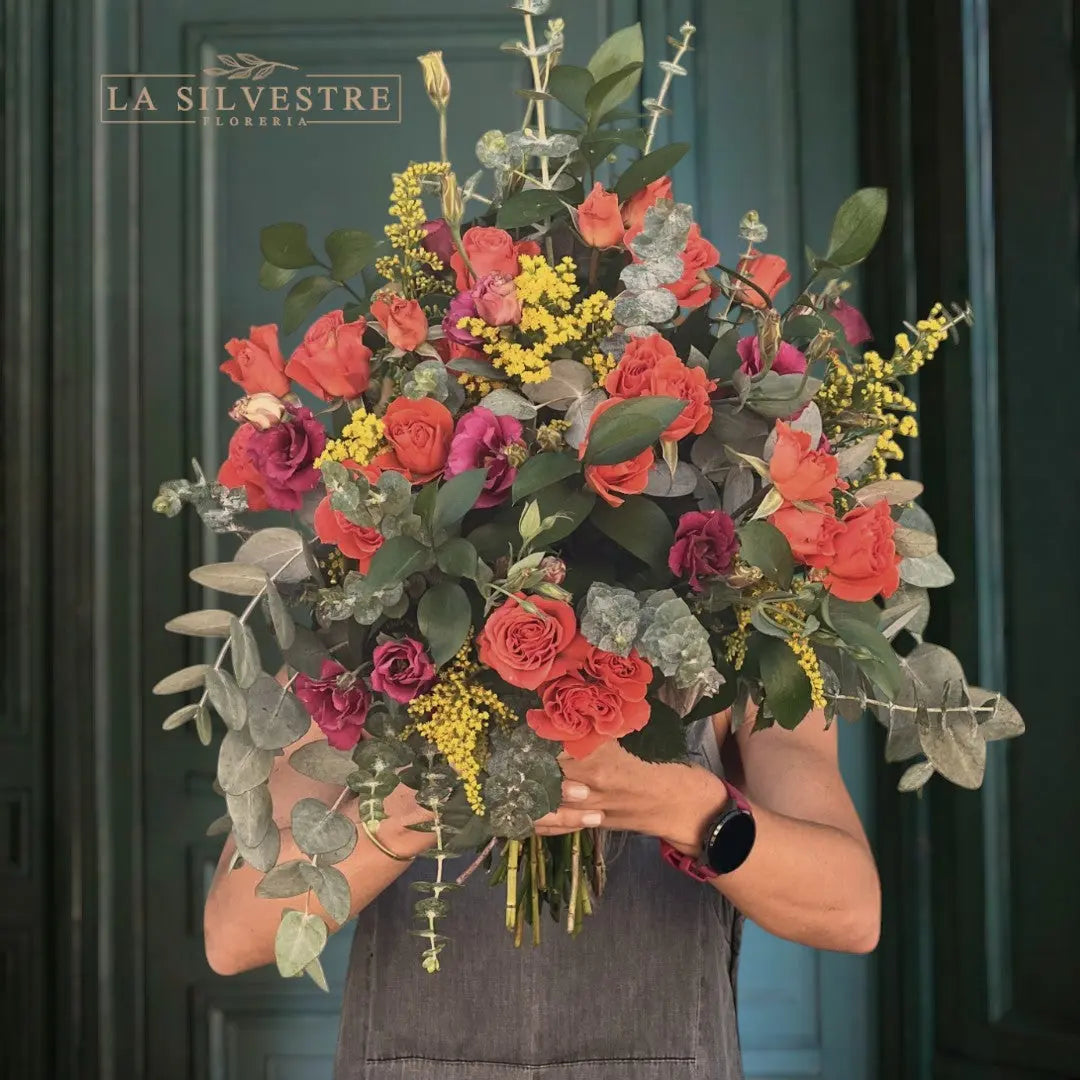 RAMO DE FLORES PARA GRADUACION EUFORIA| Flores a domicilio | Florería La Silvestre