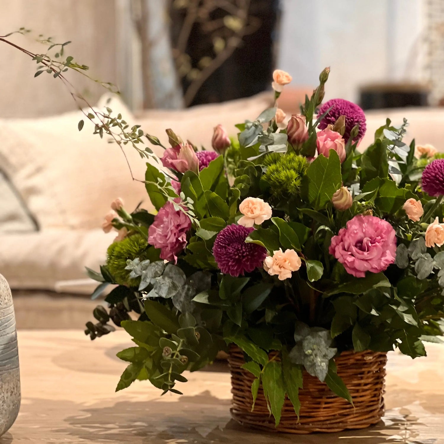 Canastos de flores para condolencias y celebraciones, envío en Santiago