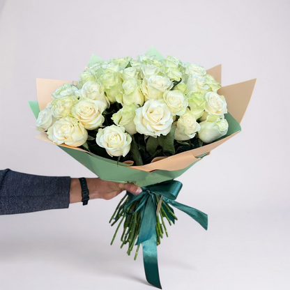 RAMO DE ROSAS BLANCAS