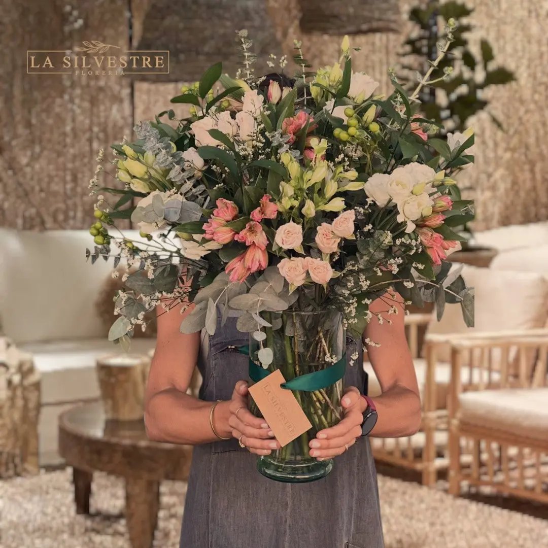   ARREGLOS FLORALES PARA GRADUACION AURORA| Flores a domicilio | Florería La Silvestre