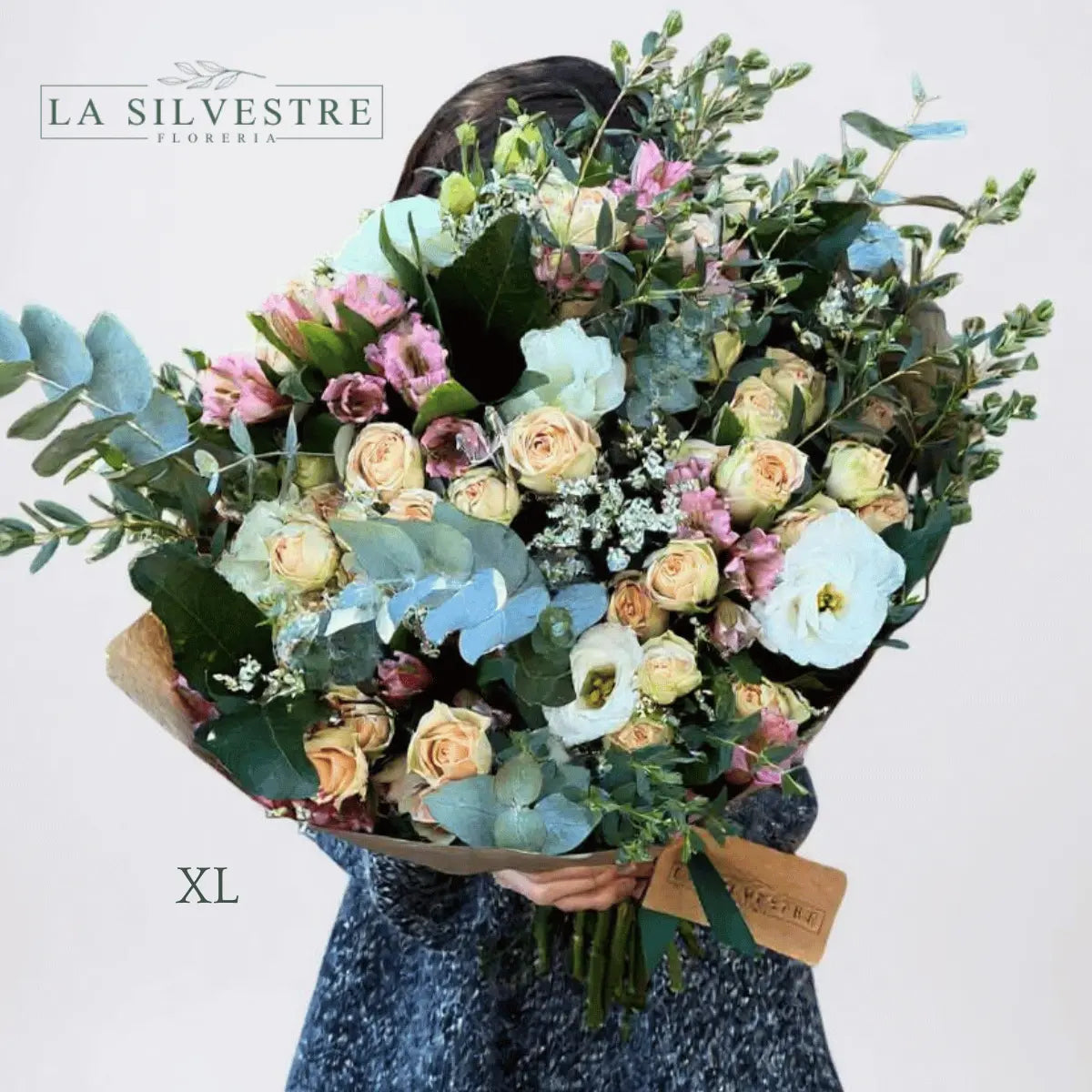   RAMO DE FLORES PARA CONDOLENCIAS AURORA| Flores a domicilio | Florería La Silvestre
