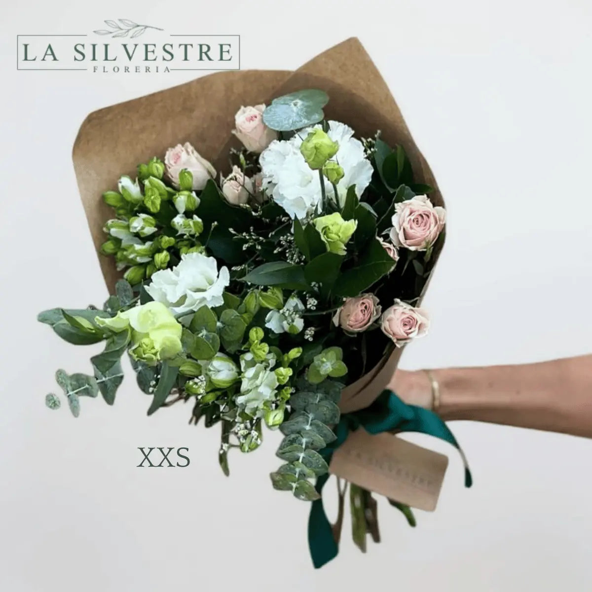   RAMO DE FLORES PARA CONDOLENCIAS AURORA| Flores a domicilio | Florería La Silvestre