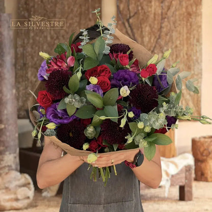   RAMO DE FLORES PARA CONDOLENCIAS CARMESÍ| Flores a domicilio | Florería La Silvestre