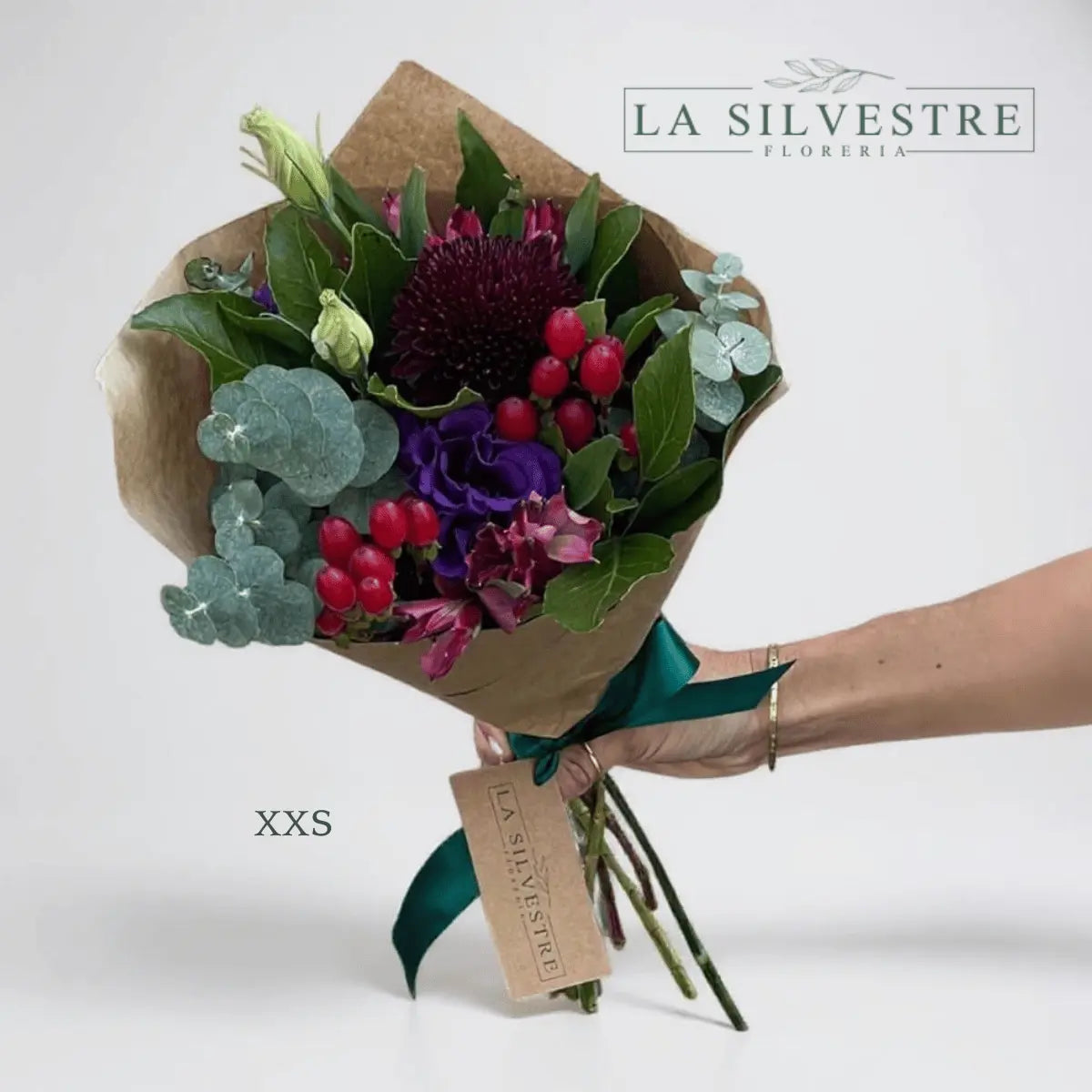   RAMO DE FLORES PARA CONDOLENCIAS CARMESÍ| Flores a domicilio | Florería La Silvestre