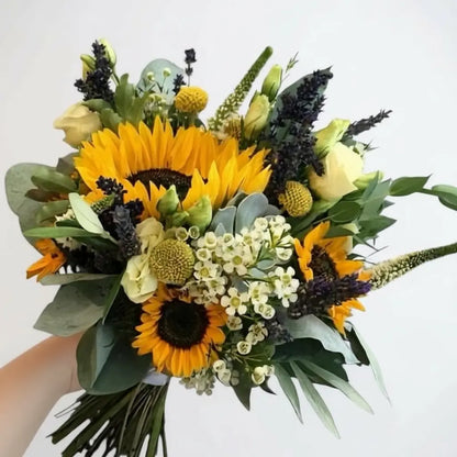 RAMO DE GIRASOLES Y FLORES BLANCAS