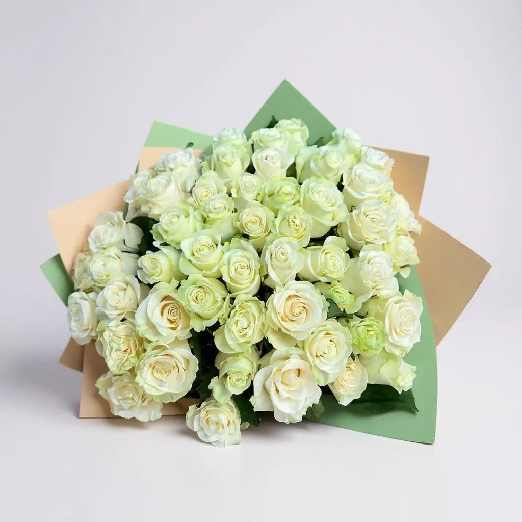 RAMO DE ROSAS BLANCAS