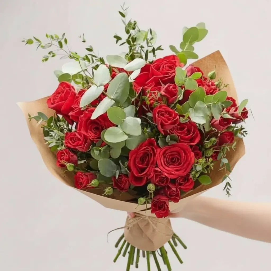 RAMO SAN VALENTIN DE ROSAS ROJAS Y MINIROSAS