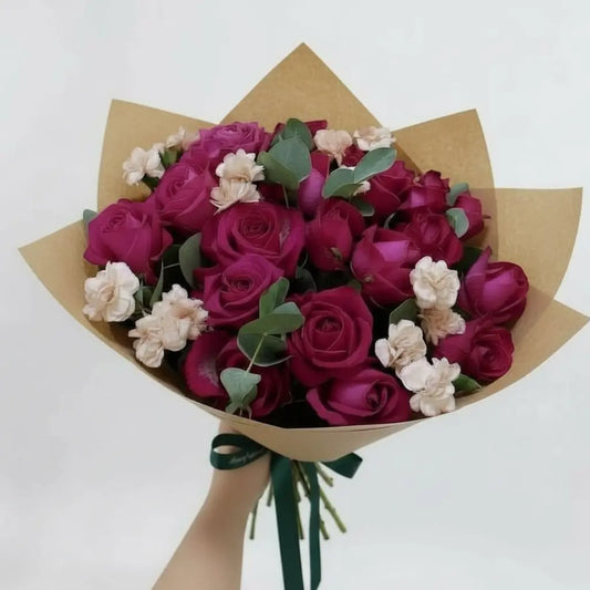 RAMO DE ROSAS Y MINICLAVELES