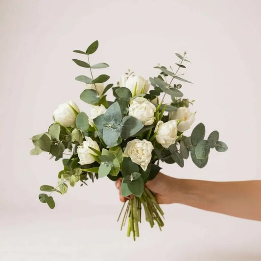 RAMO DE TULIPANES BLANCOS