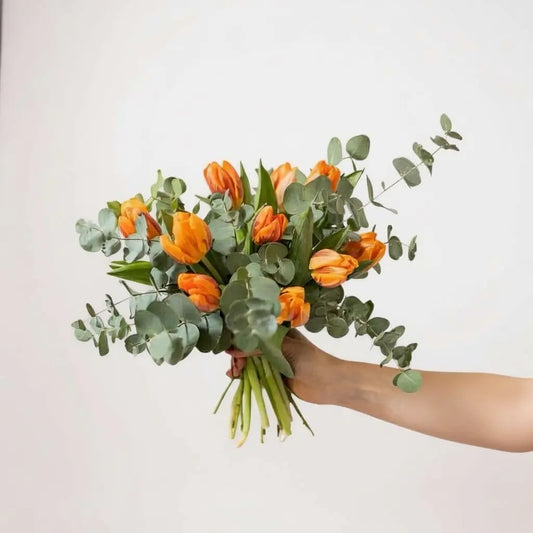 RAMO DE TULIPANES NARANJOS