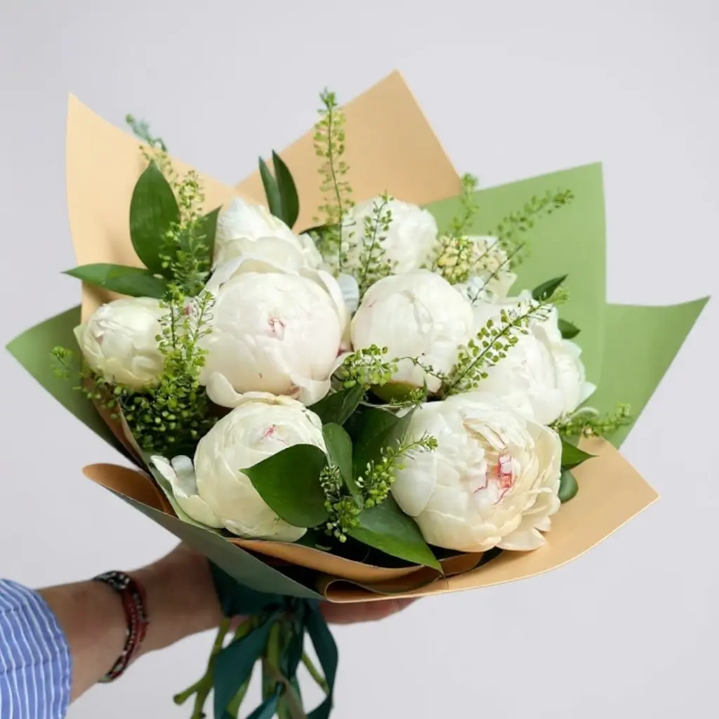 RAMO PEONIAS BLANCAS