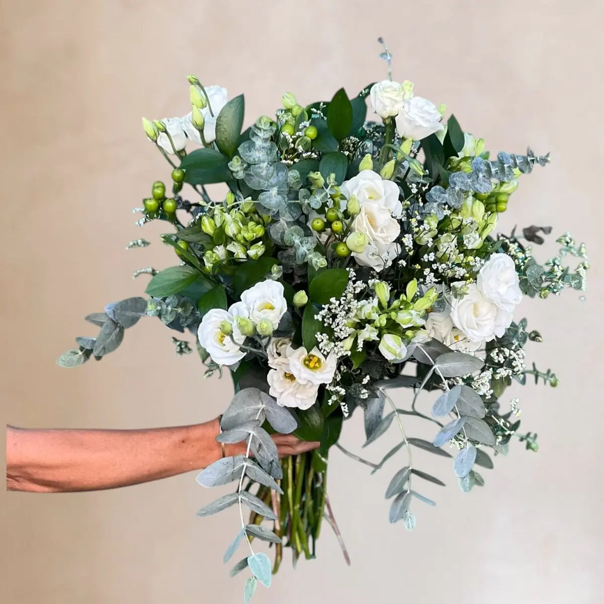 Ramo de flores Pura con tonos blancos, florería a domicilio en Santiago, Flores a domicilio La Silvestre